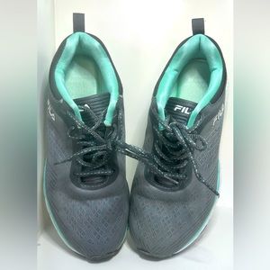 Fila Women's size Gray Memory Foam Lightweight Running Athletic Sneaker